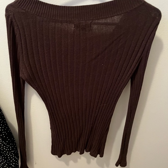 Brown Med Long Sleeve V Neck Sweater - Picture 2 of 2
